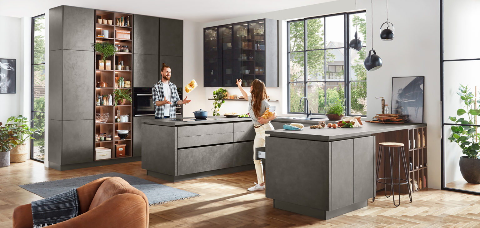 /RIVA%20839:%20Designová%20kuchyně%20s%20betonovou%20elegancí